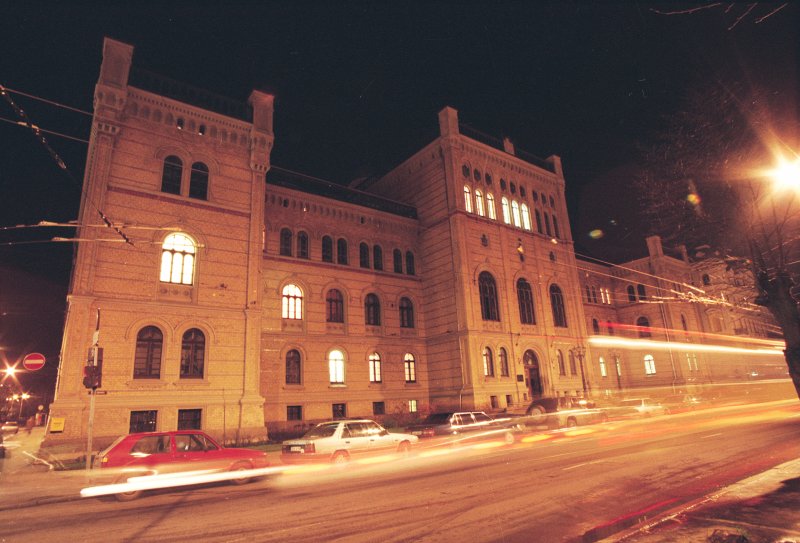Latvijas Universitātes galvenā ēka. null