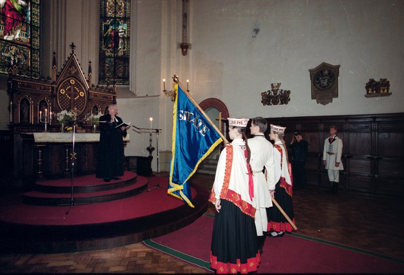LU 80. gadadienai veltīts ekumēniskais dievkalpojums Doma baznīcā. LU jaunā karoga iesvētīšana.