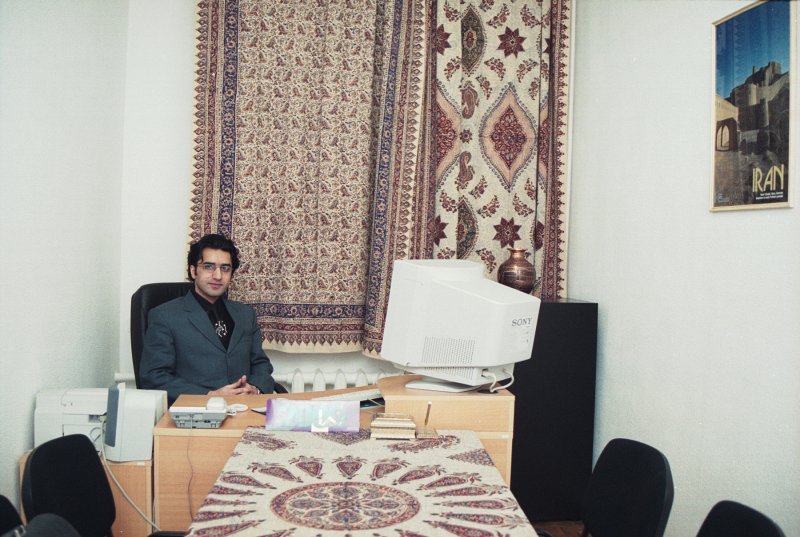 Irānas Islama Republikas kultūras centrs. Centra vadītājs Aškans Hagšenas (Ashkan Hagshenas).