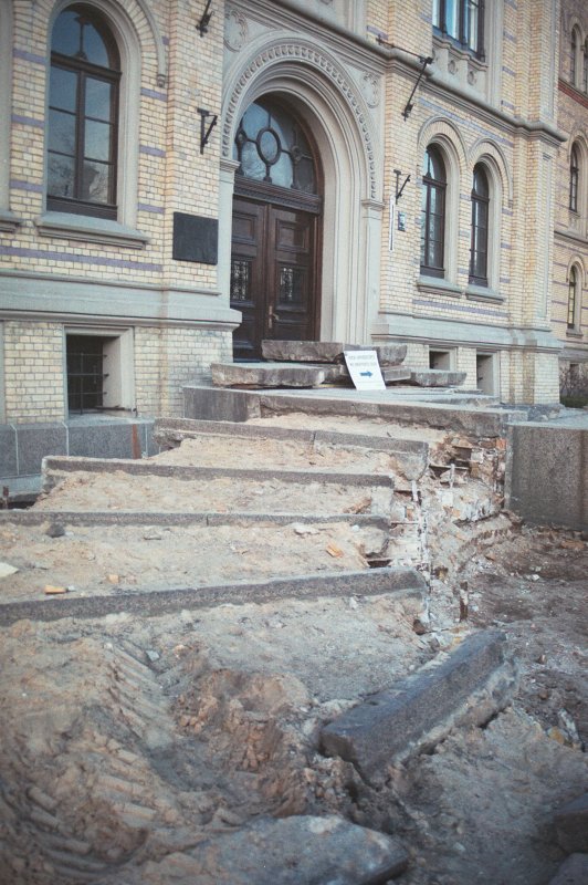 LU Galvenās ēkas kāpņu restaurācija. null