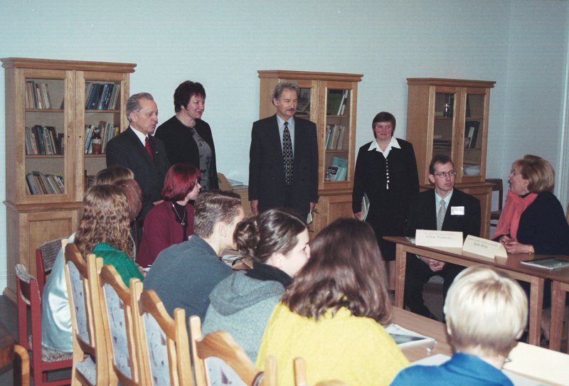 Studentu dienas svinības Jelgavā, ko organizējusi Latvijas Lauksaimniecības universitāte. LLU laikraksta 'Plēsums' rīkotais seminārs augstskolu presei 'Laikraksts augstskolā'. 
No kreisās: Voldemārs Strīķis, Latvijas Lauksaimniecības universitātes rektors; Baiba Brigmane, Banku augstskolas rektore; Jānis Pokulis, Daugavpils Pedagoģiskās universitātes rektors; (?); Vilnis Tomsons, LLU mācību prorektora vietnieks; Baiba Rivža, Latvijas Augstākās izglītības padomes priekšsēdētāja, profesore.