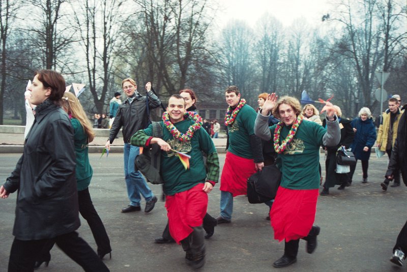 Studentu dienas svinības Jelgavā, ko organizējusi Latvijas Lauksaimniecības universitāte. Gājiens. Rīgas Tehniskās universitātes komanda.