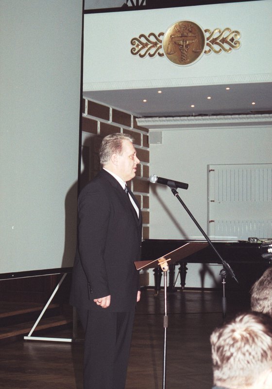 Matemātikas un dabaszinātņu izglītības attīstības tendenču starptautiskā pētījuma 1995.-1999. (TIMSS) rezultātu prezentācija. Andris Bērziņš, LR Ministru prezidents.