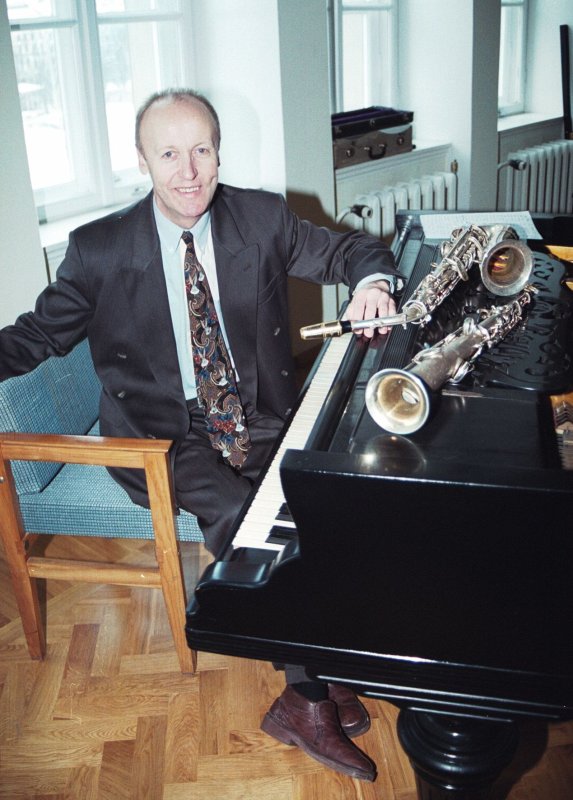 Egils Straume. Mūziķis, LU Filoloģijas fakultātes Mūzikas nodaļas vadītājs.