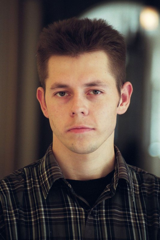 Gusts Kikusts. LU SZF 4. kursa students, Latvijas Neatkarīgās televīzijas (LNT) raidījuma 'Brokastis' ziņu redaktors.
