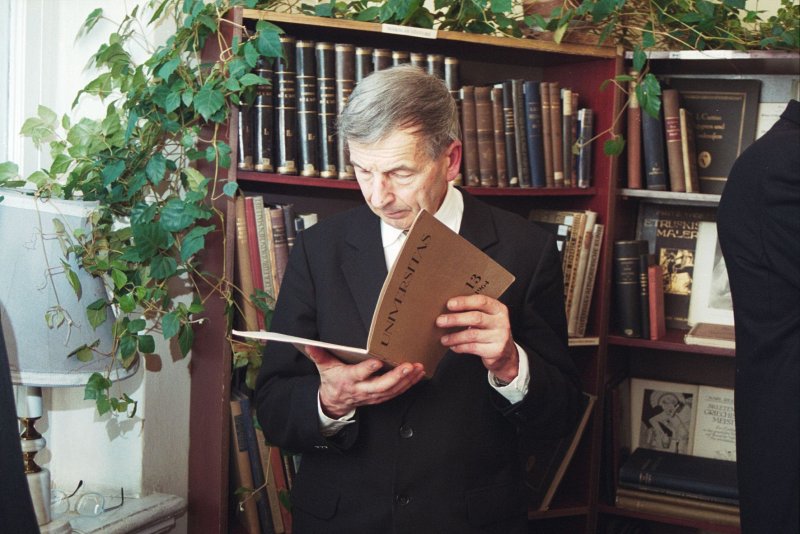 LU bijušā rektora Ernesta Felsberga 135. dzimšanas dienai veltīta grāmatu izstāde LU Bibliotēkā. null