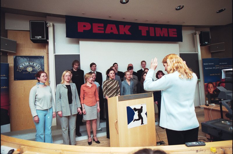 Studentu organizētā starptautiskā ekonomikas studentu konkursa 'Peak Time 2002' atklāšanas ceremonija Rīgas Ekonomikas augstskolā (SSE Riga), Džordža Sorosa auditorijā. null