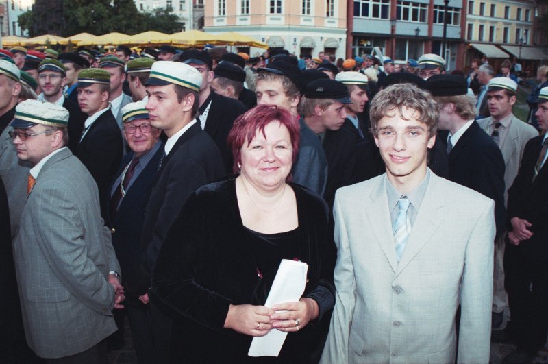 Jaunā Studenta svētki (Aristoteļa svētki) '2002. Vidū - Astra Kravčenko.