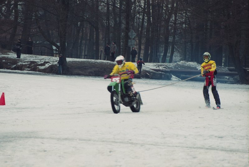 'Rīgas JTS' rīkotās skijoringa sacensības Rīgā uz Māras dīķa ledus. null