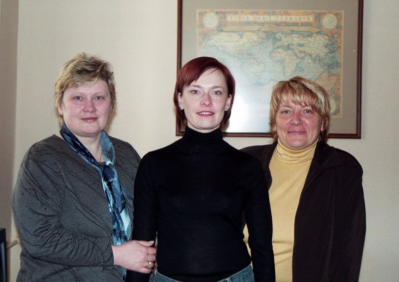 Ārlietu departaments no kr.: Natālija Ivanova, Linda Zīdere un Ārlietu departamenta direktore Alīna Gržibovska
