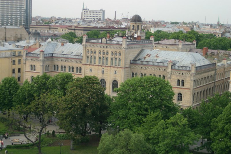 LU galvenā ēka skats no LNO