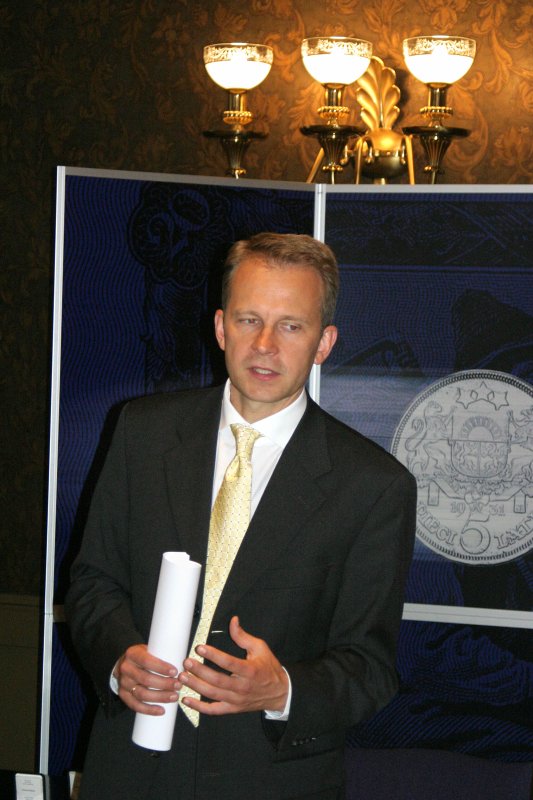 Latvijas Bankas izsludinātā konkursa laureātu prēmēšana Latvijas Bankas prezidents Ilmārs Rimšēvičs