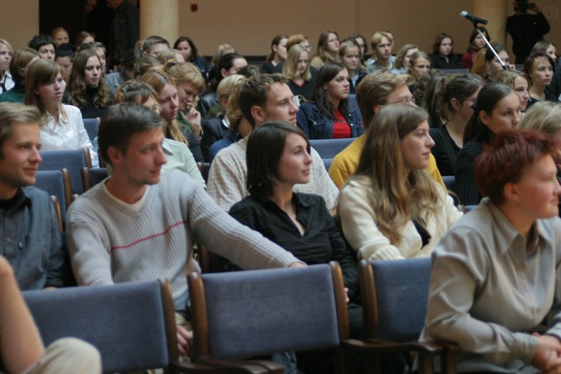 Akcijas 'Tour d’Europe' laikā interesenti tiek iepazīstināti ar studentu apmaiņas projektu Campus Europae. null