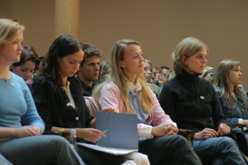Akcijas 'Tour d’Europe' laikā interesenti tiek iepazīstināti ar studentu apmaiņas projektu Campus Europae. null