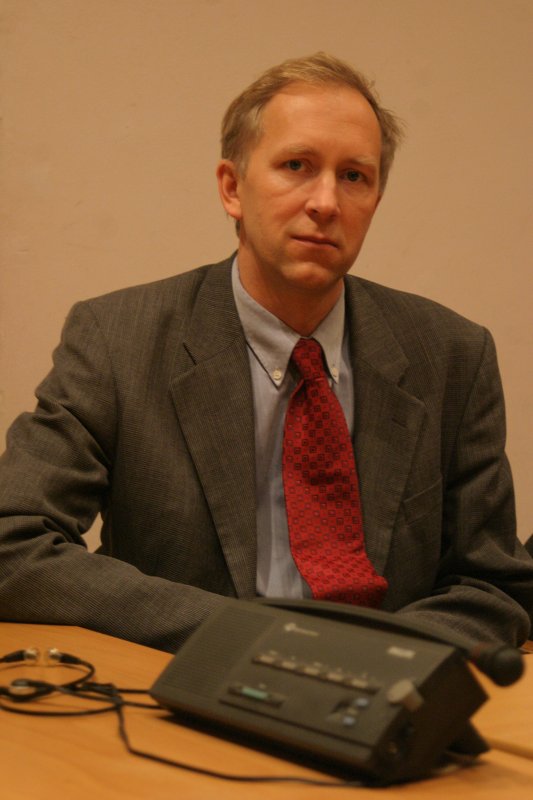Prof. Andrejs Veisbergs. null