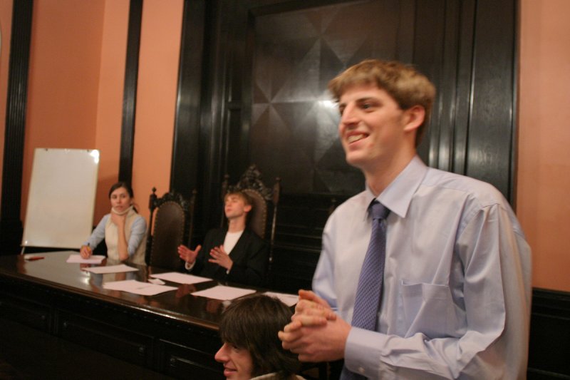 LU Studentu padomes sēde. No kr.: Aiga Dakule, LUSP priekšsēdētājs Pēteris Jurčenko, Ivars Lukaševičs.
