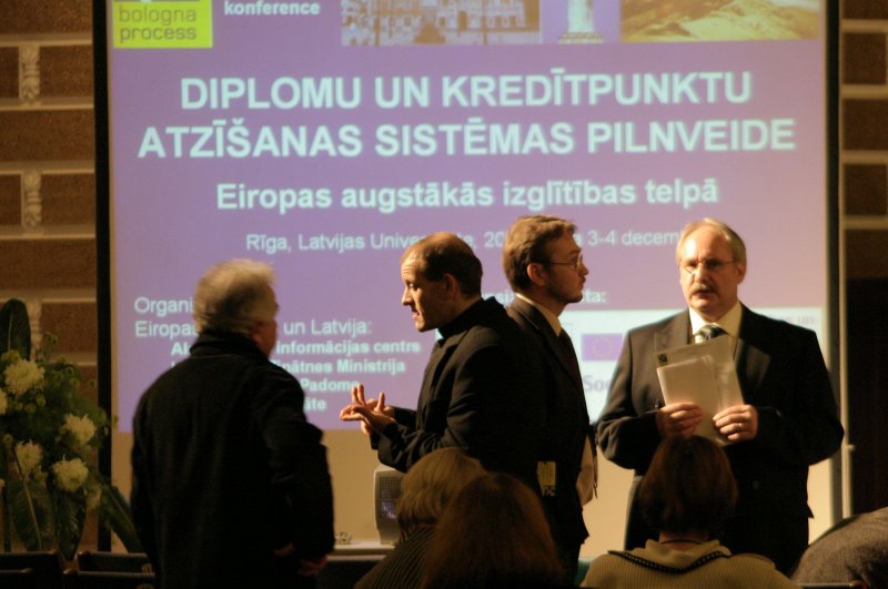 Starptautiska konference 'Diplomu un kredītpunktu atzīšanas sistēmas pilnveide Eiropas Augstākās izglītības telpā'. null