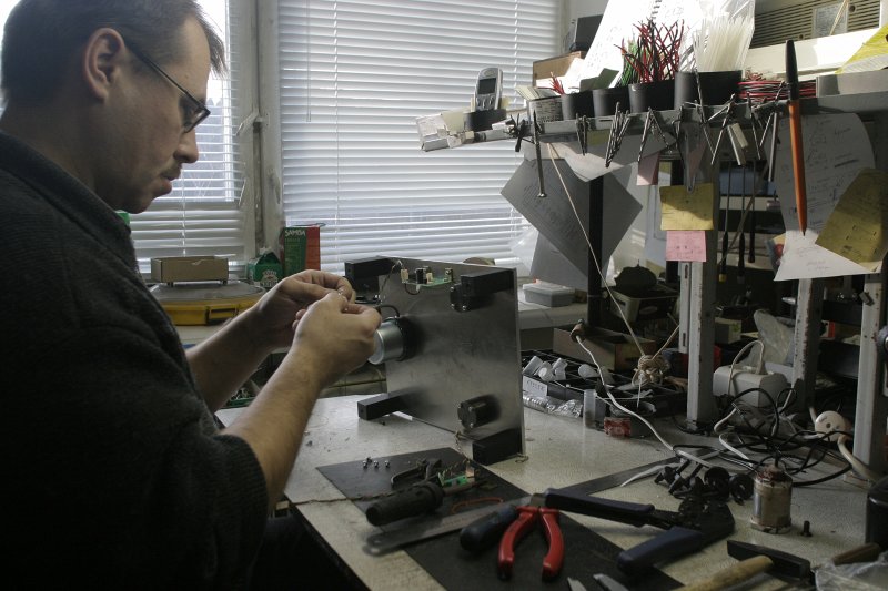 Laboratoriju iekārtu izstrādes un ražošanas uzņemums 'BioSan'. Ražošanas nodaļa.