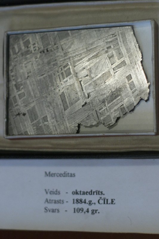 Latvijas Universitātes Frīdriha Candera Kosmosa muzejs. Meteorītu kolekcija. Meteorīts 'Merceditas'.