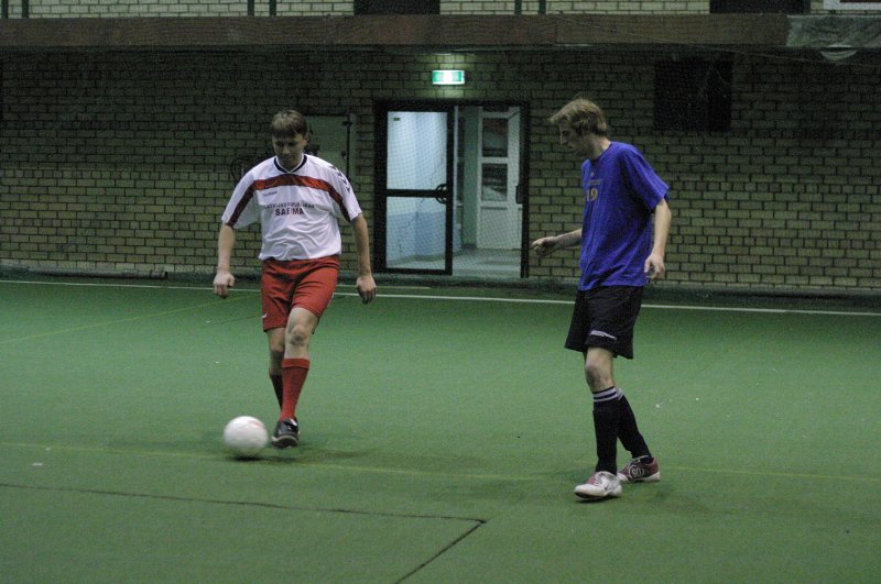 Futbola spēle starp LU Studentu padomes biedriem un LR Saeimas deputātiem Skonto hallē. null