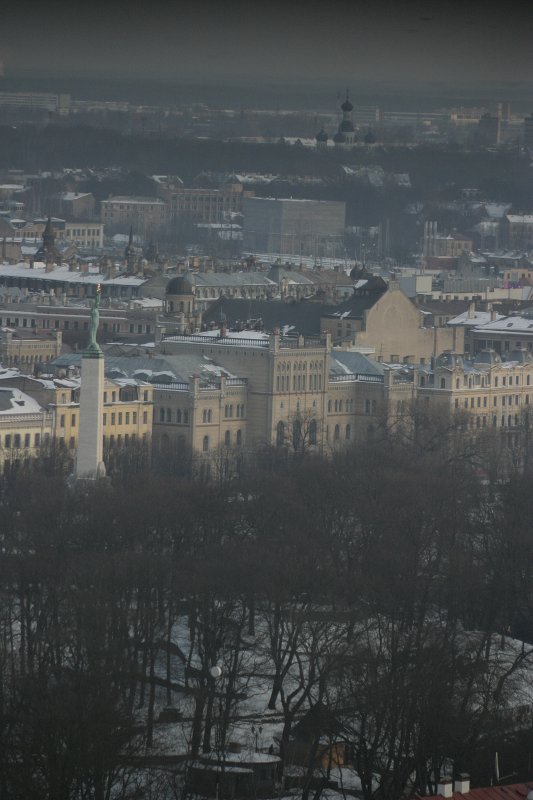 Skats uz Latvijas universitātes galveno ēku no Zemkopības ministrijas ēkas. null