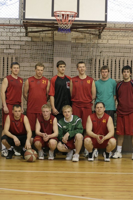 Latvijas Universitātes Studentu padomes basketbola līgas čempionāts. Finālspēle starp FMF un PPF komandām PPF komanda.