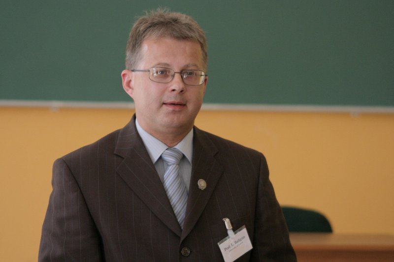 Latvijas Lāzeru centra atklāšana LU Fizikas un matemātikas fakultātē. Leonīds Buligins, LU FMF Fizikas nodaļas vadītājs, asociētais profesors.