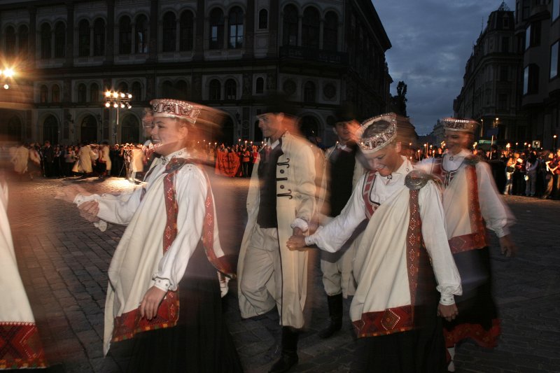 Jaunā Studenta svētki (Aristoteļa svētki) '2005. Dejo LU deju kolektīvs 'Dancis'.