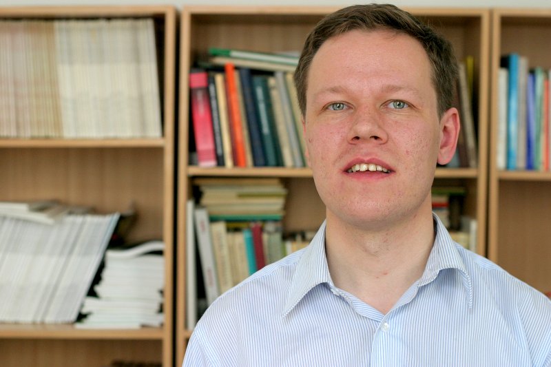 Andris Ambainis. LU FMF asociētais profesors, LZA korespondētājloceklis, Vaterlo universitātes Kvantu skaitļošanas institūta profesors.
