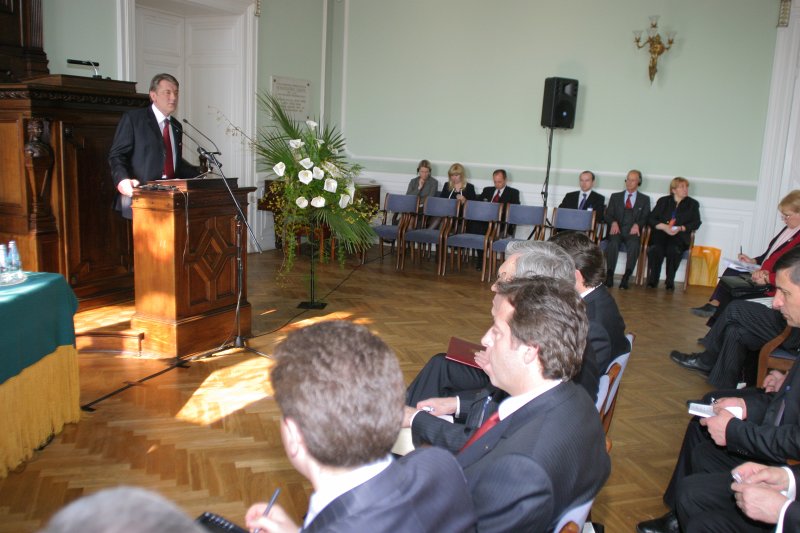 Ukrainas prezidenta Viktora Juščenko (Віктор Ющенко) vizīte Latvijas Universitātē. null