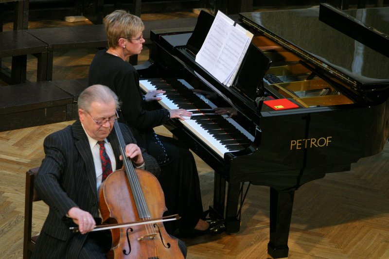 Latvijas Universitātes jaunā koncertflīģeļa PETROF MISTRAL pirmais koncerts. Pie klavierēm - koncertmeistare Ilze Dzērve, čells - Māris Villerušs.