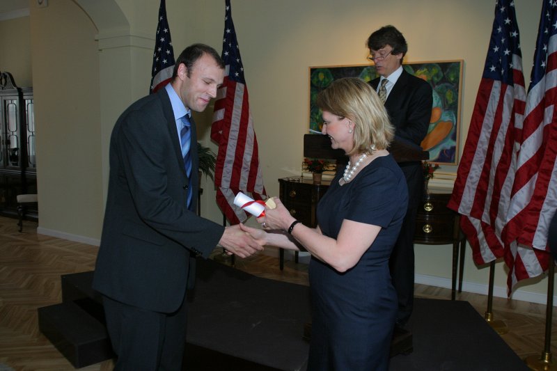 Fulbraita stipendiātu sveikšana ASV vēstniecībā. null