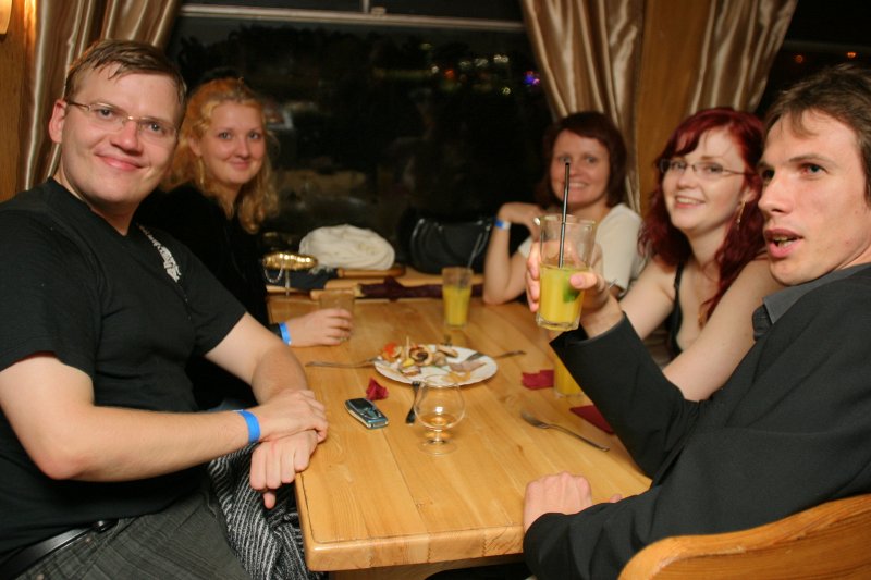 Jaunā Studenta svētki (Aristoteļa svētki) '2006. Īpašo svētku viesu brauciens ar kuģīti 'Jelgava' uz Andrejsalu. null