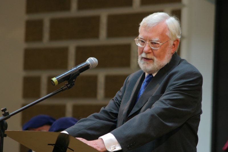 LU dibināšanas 87. gadadienai veltīta LU Senāta svinīgā sēde. Jerkens Blomkvists (Jerker Blomqvist), Lundas Universitātes profesors, LU Goda doktors.