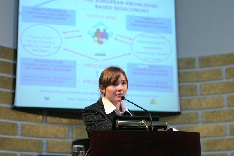LU 65. konference. Plenārsēde 'Eiropas Savienības finansētā zinātne Latvijā. Paveiktais un sagaidāmais darbs Septītās Ietvara programmas (2007–2013) izpildē'. Violeta Cikina, European Commission DG Research.