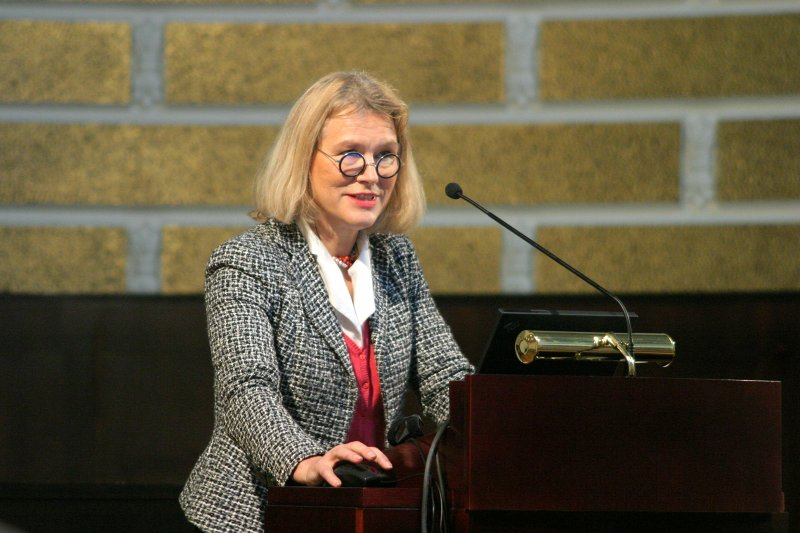 LU 65. konference. Plenārsēde 'Eiropas Savienības finansētā zinātne Latvijā. Paveiktais un sagaidāmais darbs Septītās Ietvara programmas (2007–2013) izpildē'. Barbara Rhode, European Commission DG Research.