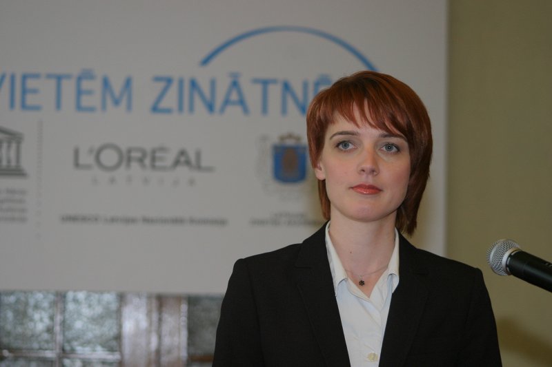 2007.gada L’Oréal Latvijas stipendijas 'Sievietēm Zinātnē' pasniegšanas ceremonija Latvijas Zinātņu akadēmijā. Stipendijas saņēmēja
Baiba Jansone, LU Medicīnas fakultātes Farmakoloģijas docētāju grupas lektore, medicīnas doktore.