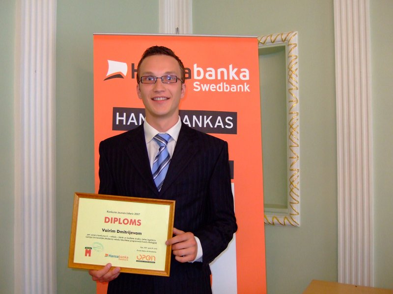 Erudīcijas konkursa 'Jaunais Līderis 2007' valodu kārtas uzvarētājs Vairis Dmitrijevs. null