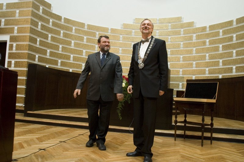 LU darbinieku ikgadējā sanāksme. No kreisās: LU Senāta priekšsēdētājs Juris Rozenvalds un LU rektors Mārcis Auziņš.