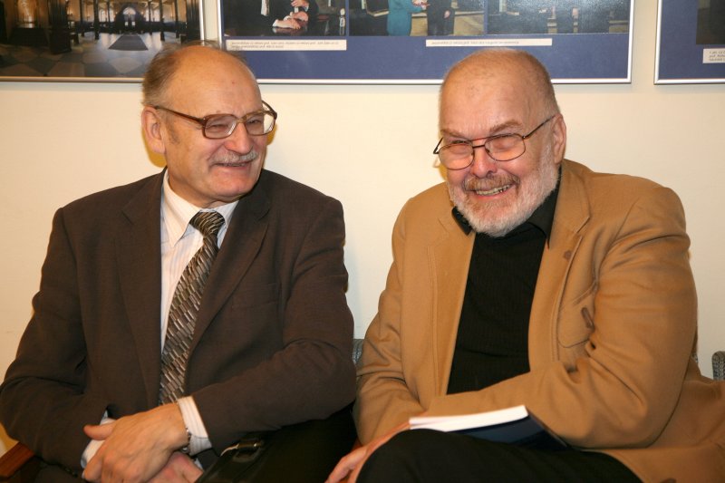 LU 66. konference. Zinātņu vēstures un muzejniecības sekcijas sēde. No kreisās: prof. Jēkabs Raipulis un doc. Gunārs Daija.