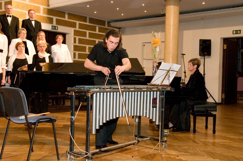 Koncertmeistares Ilzes Dzērves jubilejas koncerts 'Dzērves ir atlidojušas atkal...'. Perkusionists Rihards Zaļupe.