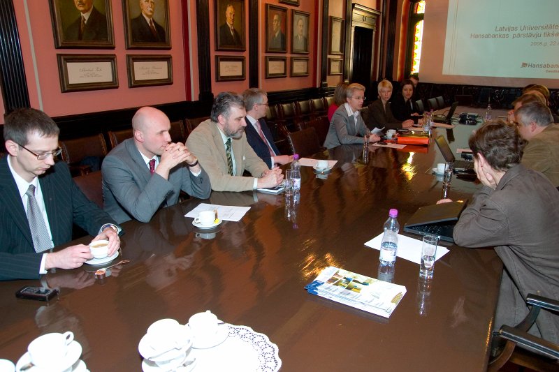 Latvijas Universitātes un Hansabankas tikšanās par sadarbību 2009. gadā. null