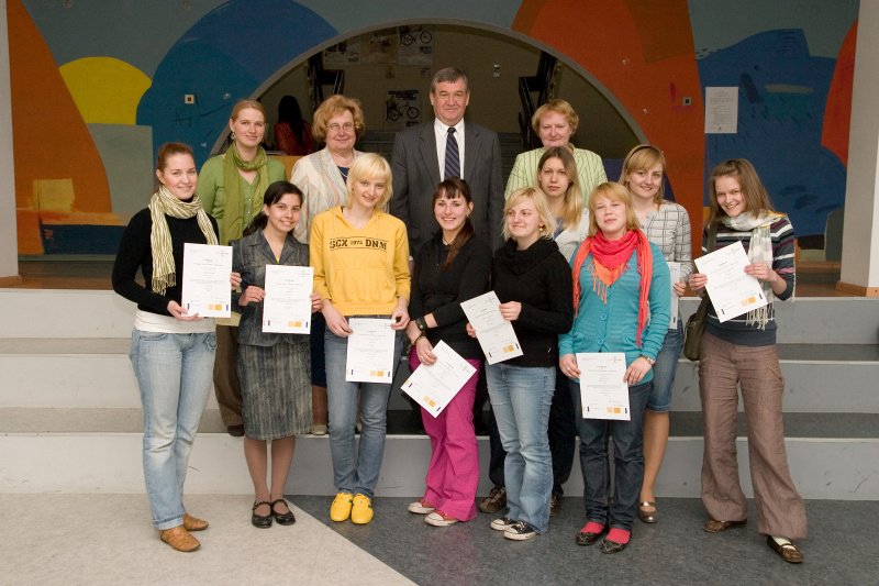Eiropas universitāšu fonda sertifikātu izsniegšana Pedagoģijas un psiholoģijas fakultātes studentiem. null