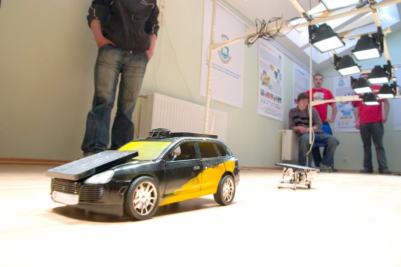 Projekts SET (Saules Enerģija Tuvplānā) 'SETautomobilis'. Saules baterija, auto ar saules bateriju.