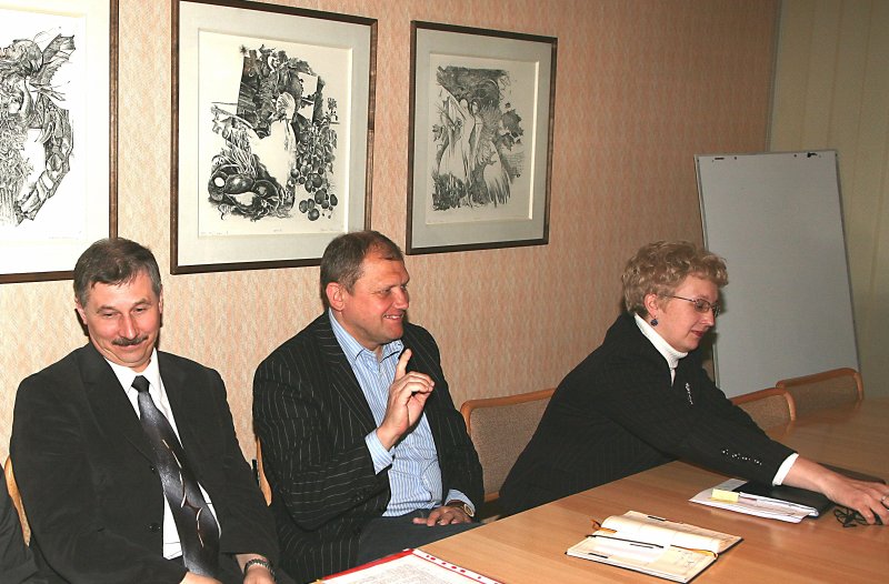 LU Medicīnas fakultātes dekāna vēlēšanas. No kreisās: 
asoc. prof. Mārcis Leja; 
lektors Jevgeņijs Kalējs; 
prof. Ingrīda Rumba;