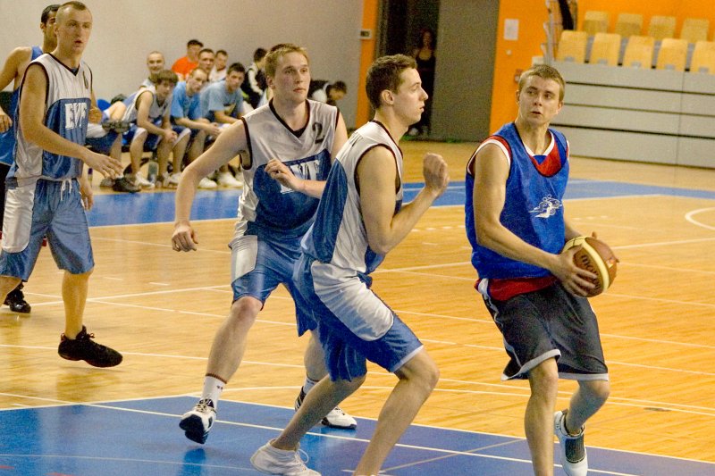 LU Basketbola līgas fināls. Fināla spēle starp Ekonomikas un vadības fakultātes un Juridiskās fakultātes komandām.