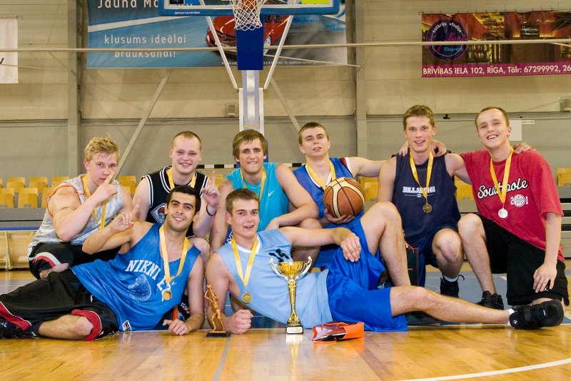 LU Basketbola līgas fināls. Pirmās vietas ieguvēji - Juridiskās fakultātes komanda.