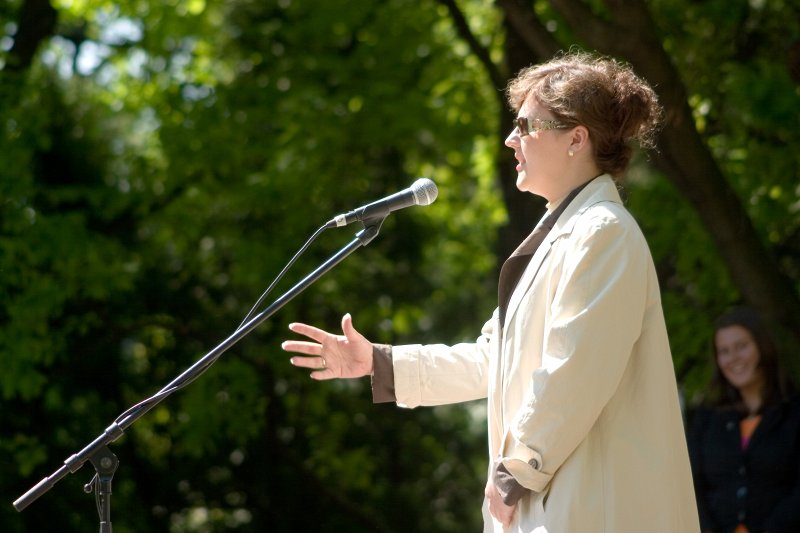 LU fakultāšu prezentācijas pasākums LU Dārzs 2008 'Sprīdītis iet meklēt laimi LU'. Kristīne Strada-Rozenberga.