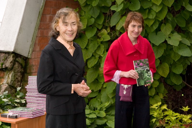 Rudens svētki LU Botāniskajā dārzā. LU Botāniskā dārza ilggadējās darbinieces Gunitas Briedes grāmatas 'Dārza papardes un zāļveida ziemcietes' prezentācija.