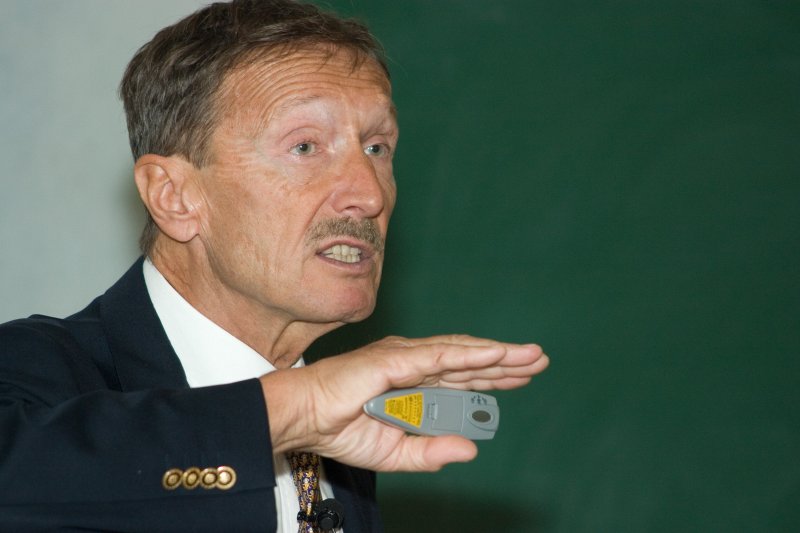 Nobela prēmijas laureāta profesora Rolfa Cinkernāgela (Rolf Martin Zinkernagel) lekcija. null